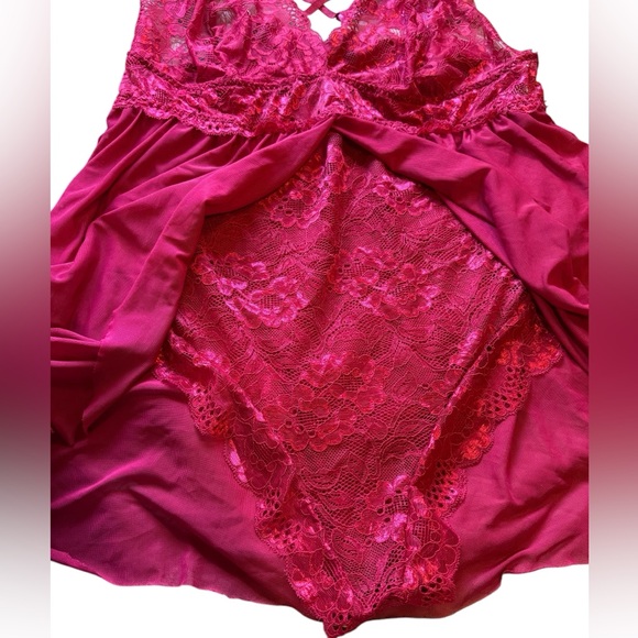 Beautiful Red Women’s Lingerie - Picture 3 of 7